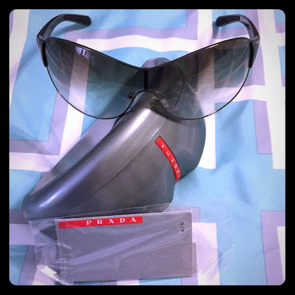 PRADA Sunglasses Authentic - Picture 1 of 2